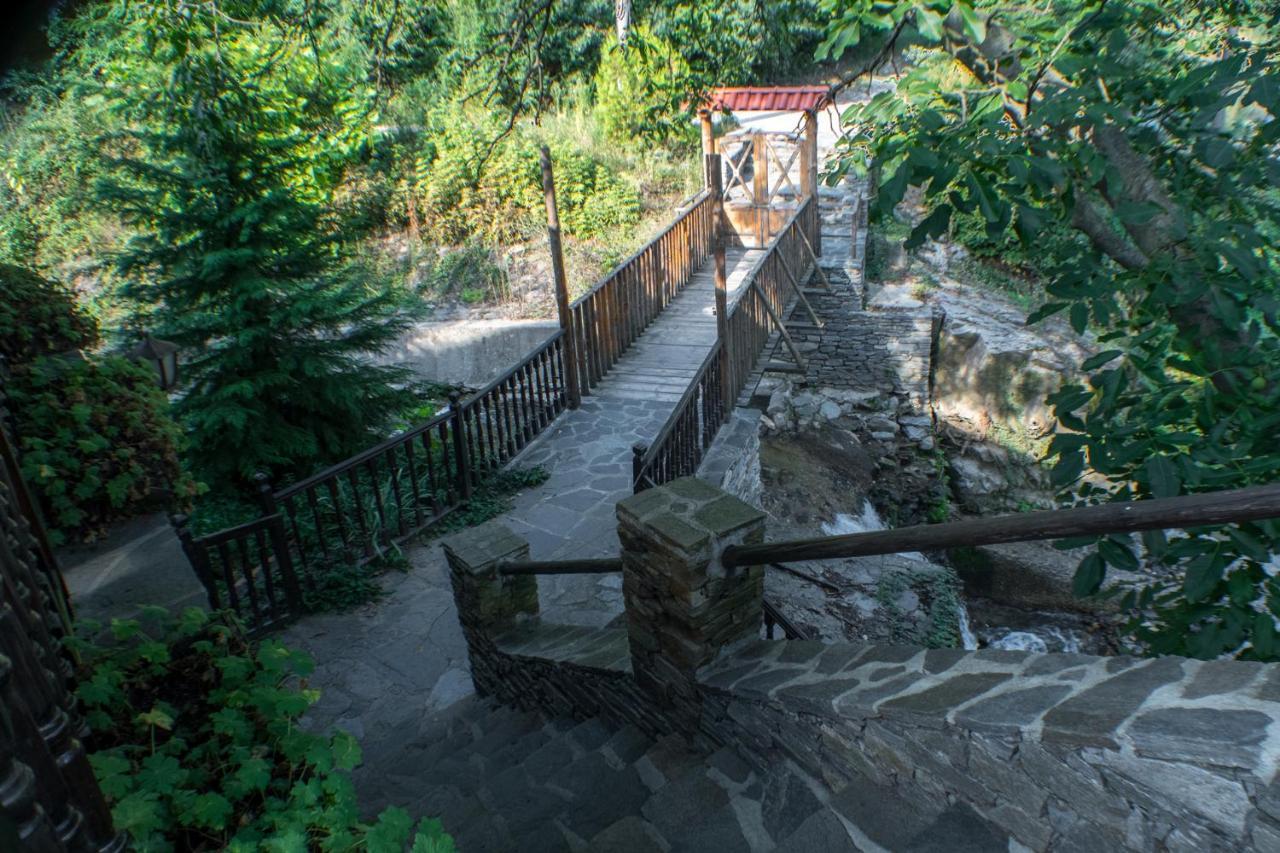 Комплекс Водопада Hotel Khrabrino Bagian luar foto
